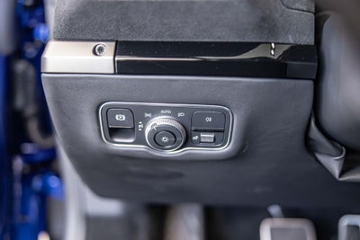 2025 Aston Martin Vantage Base