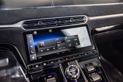 2025 Aston Martin Vantage Base