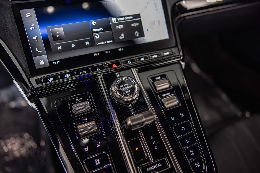 2025 Aston Martin Vantage Base