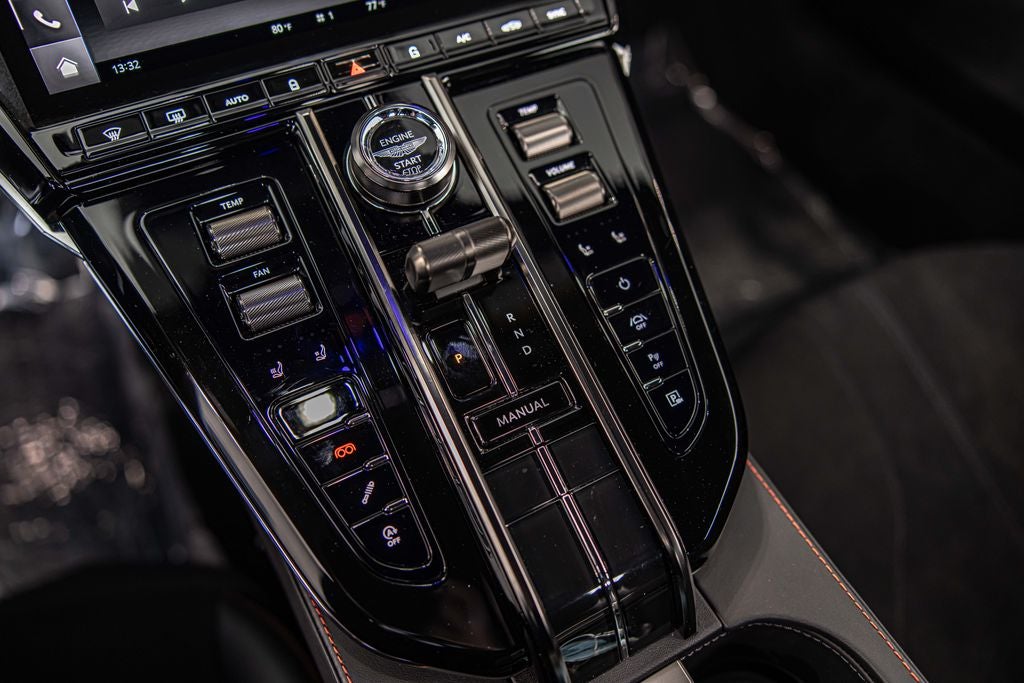 2025 Aston Martin Vantage Base