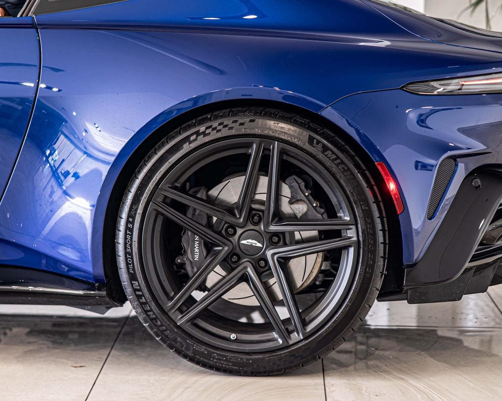 2025 Aston Martin Vantage Base