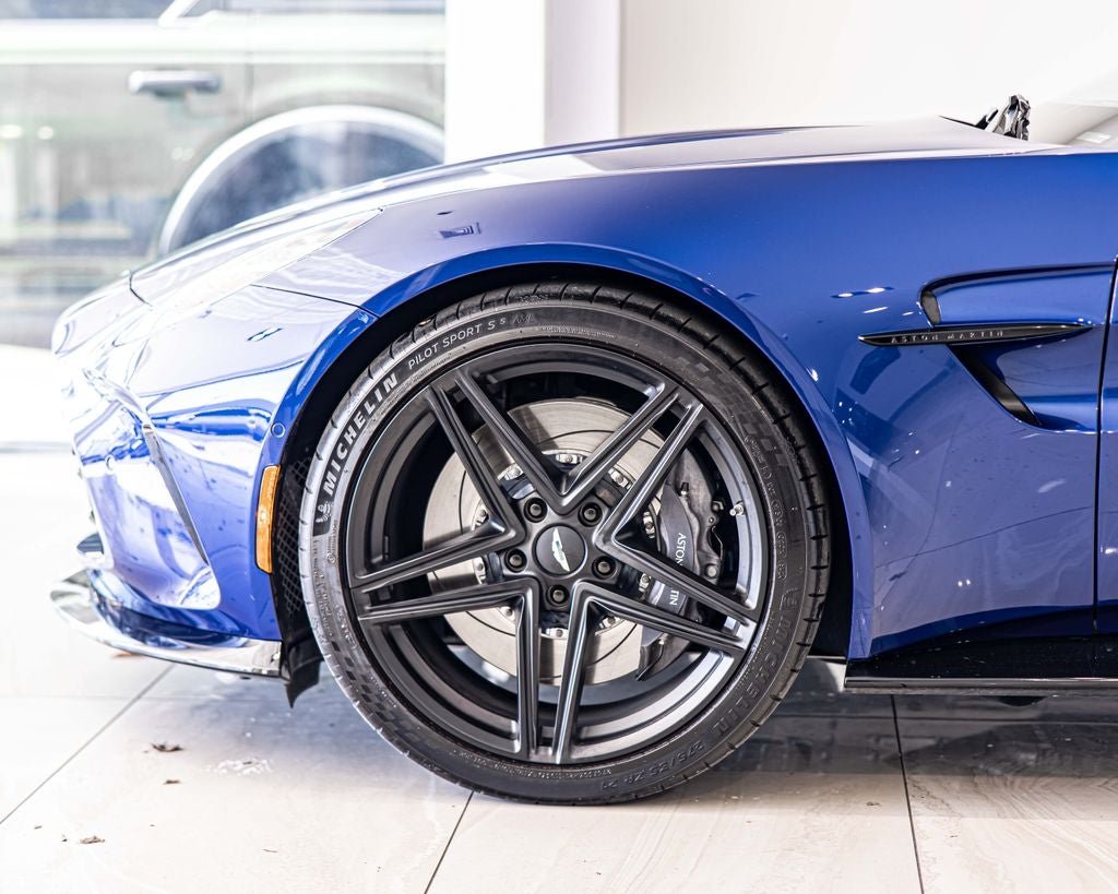 2025 Aston Martin Vantage Base