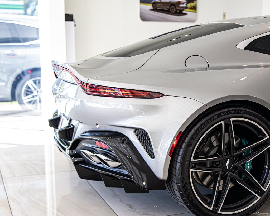 2025 Aston Martin Vantage Base