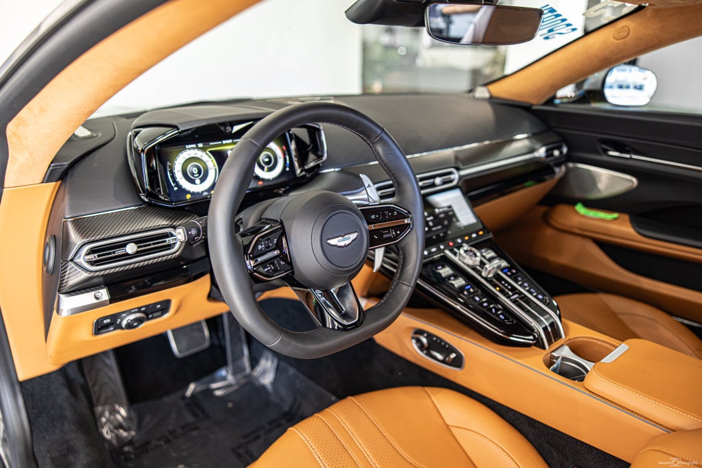 2025 Aston Martin Vantage Base