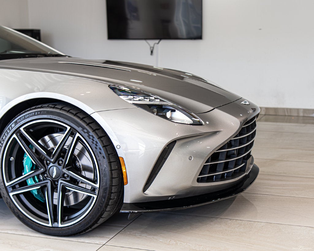 2025 Aston Martin Vantage Base