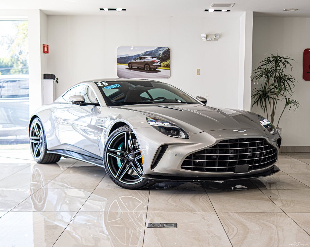 2025 Aston Martin Vantage Base