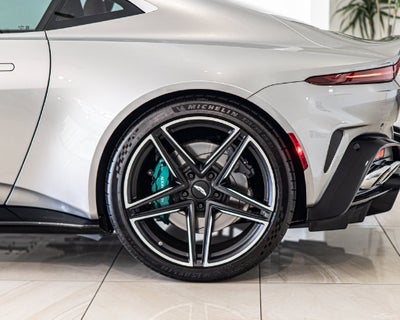 2025 Aston Martin Vantage Base