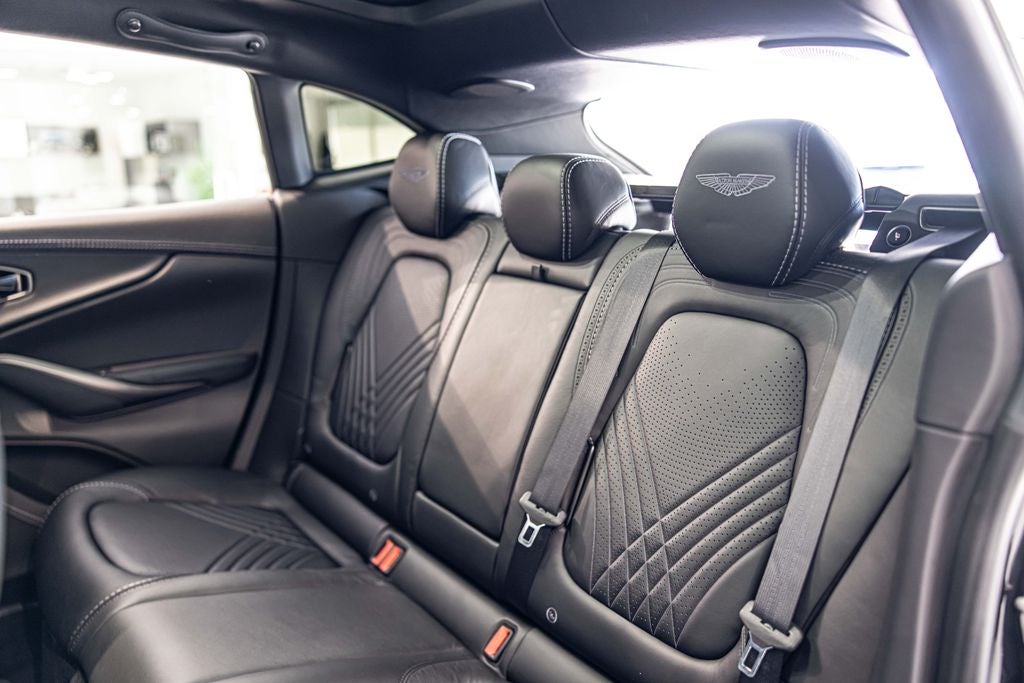 2021 Aston Martin DBX Base