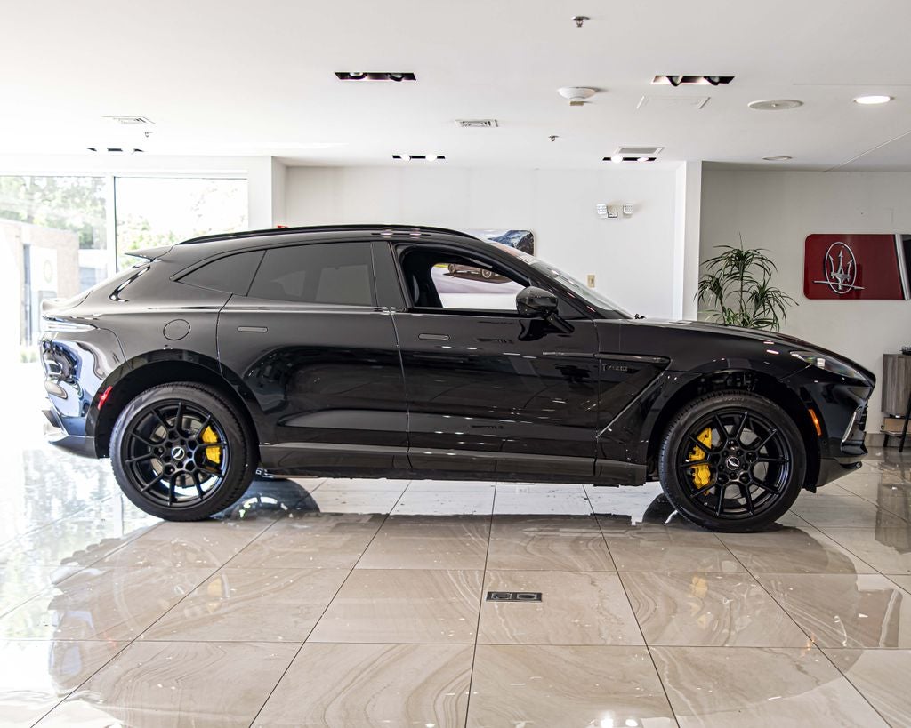 2021 Aston Martin DBX Base