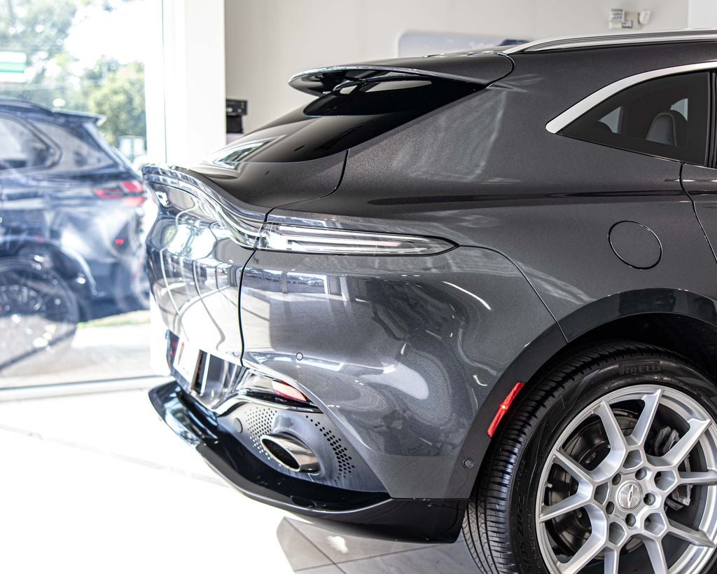 2021 Aston Martin DBX Base