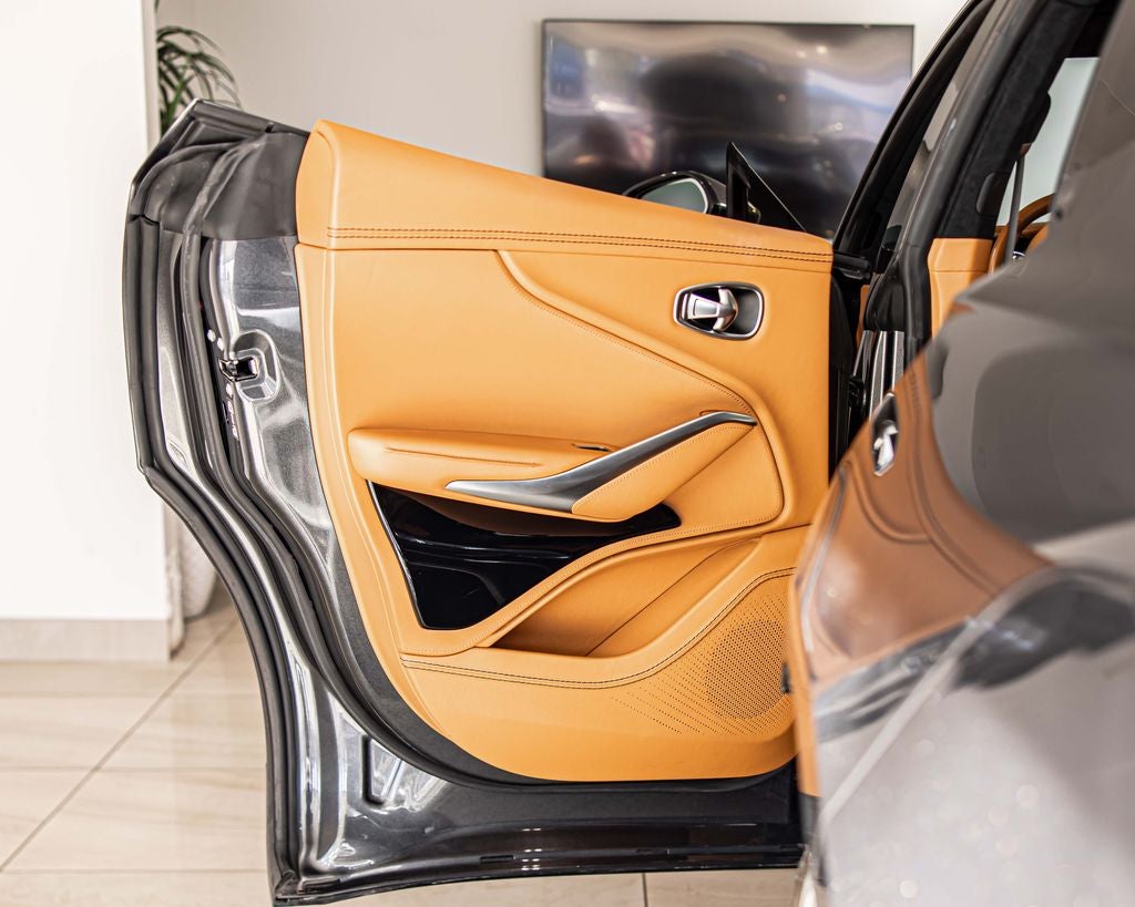 2021 Aston Martin DBX Base
