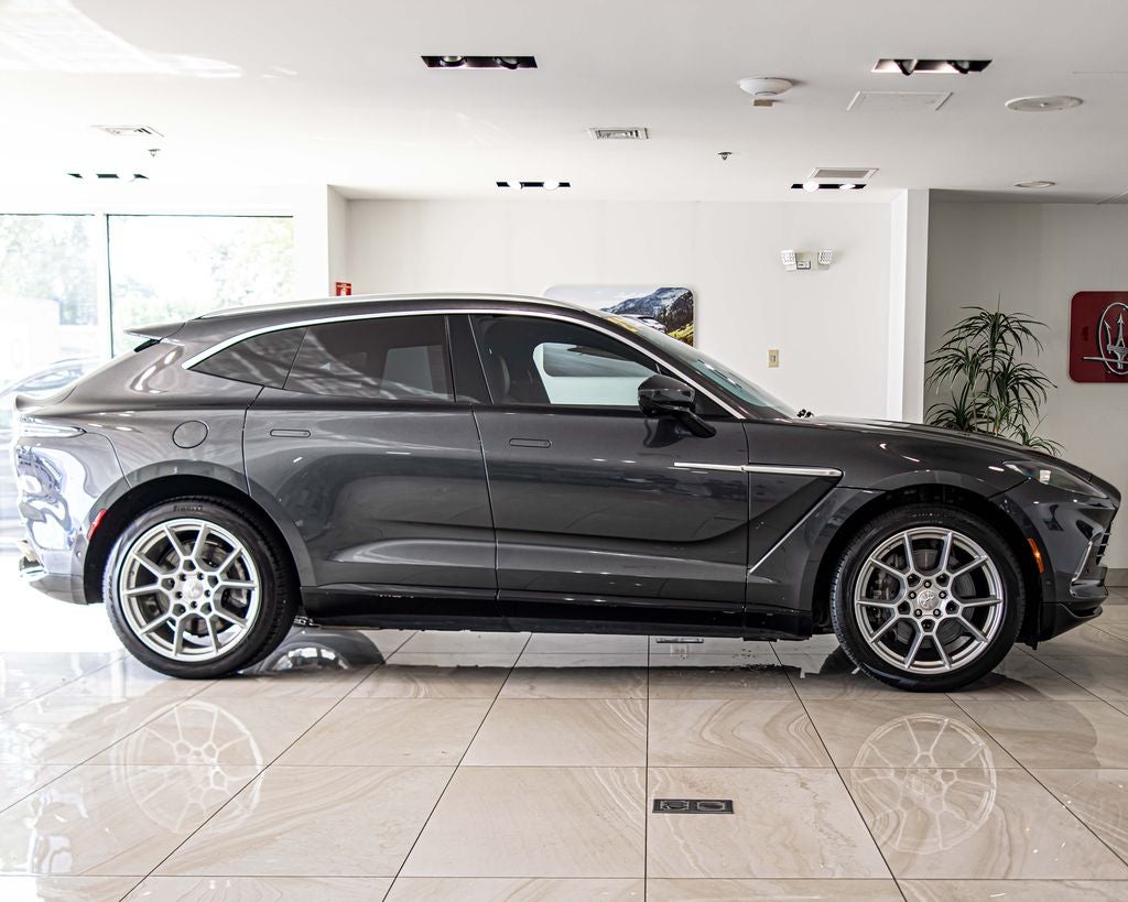2021 Aston Martin DBX Base