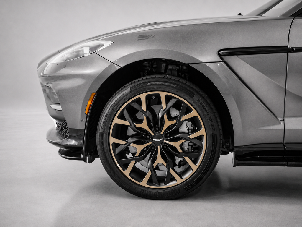 2023 Aston Martin DBX 707