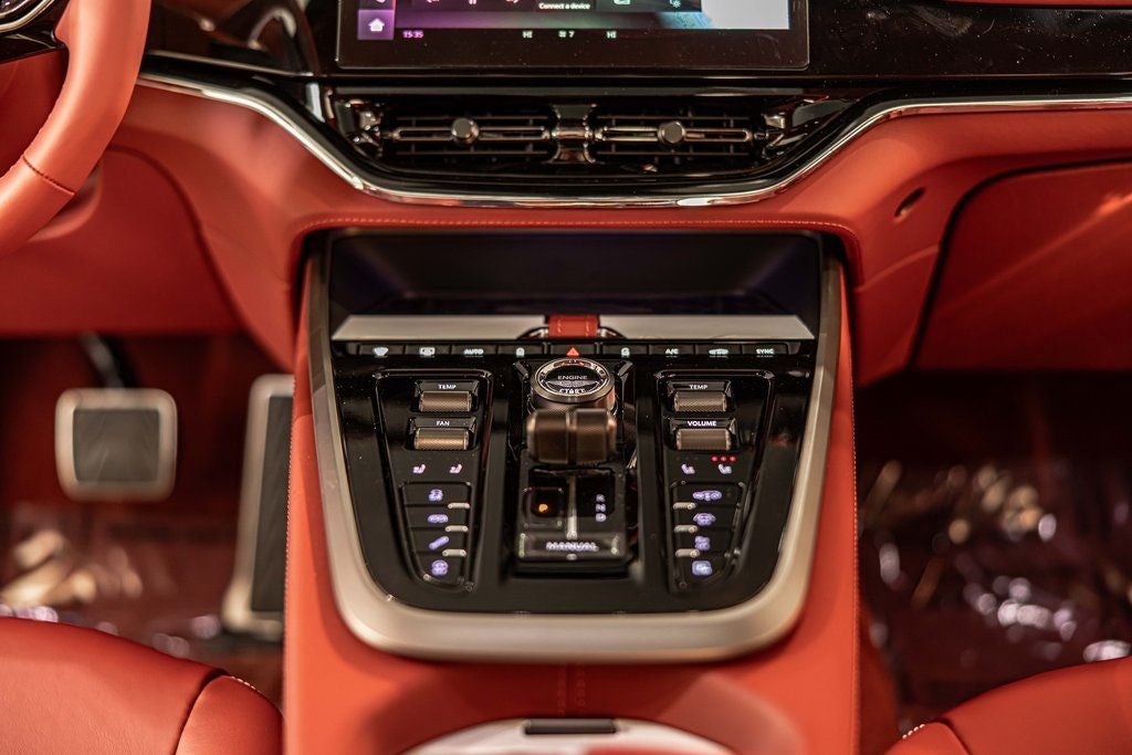 2026 Aston Martin DBX 707