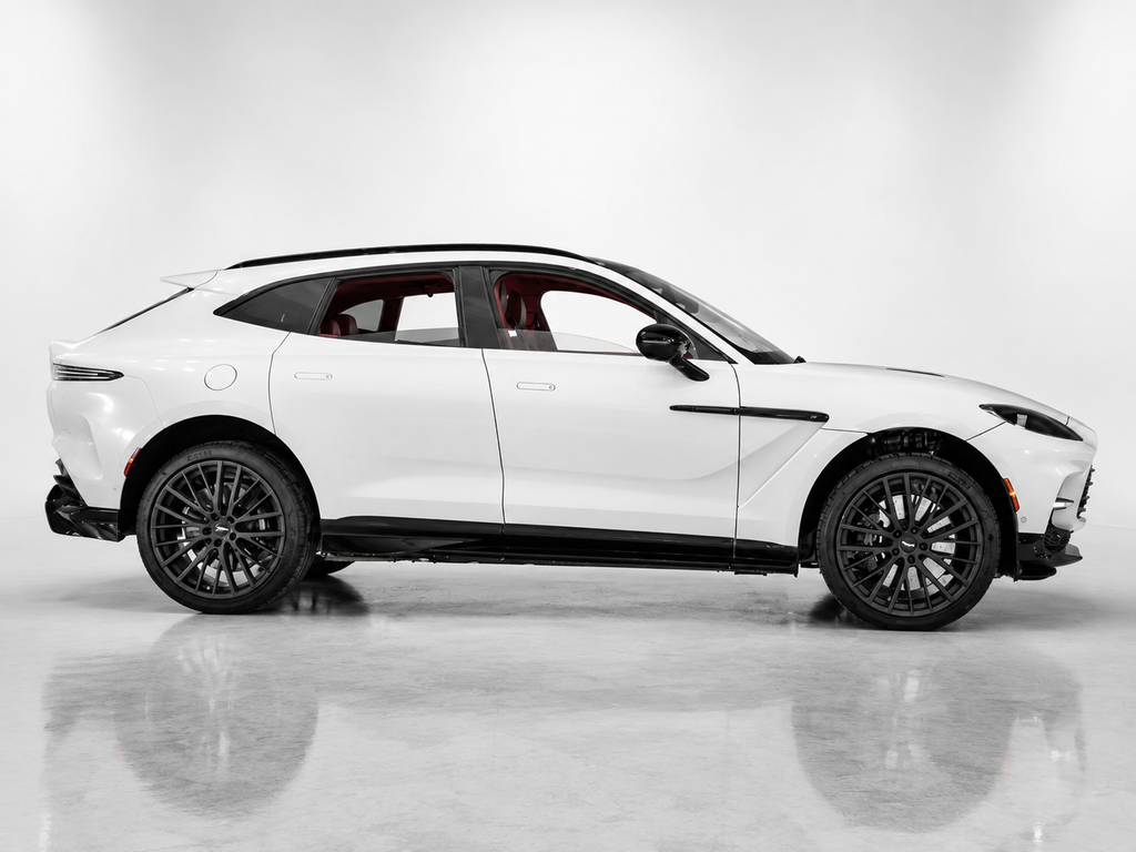 2026 Aston Martin DBX 707