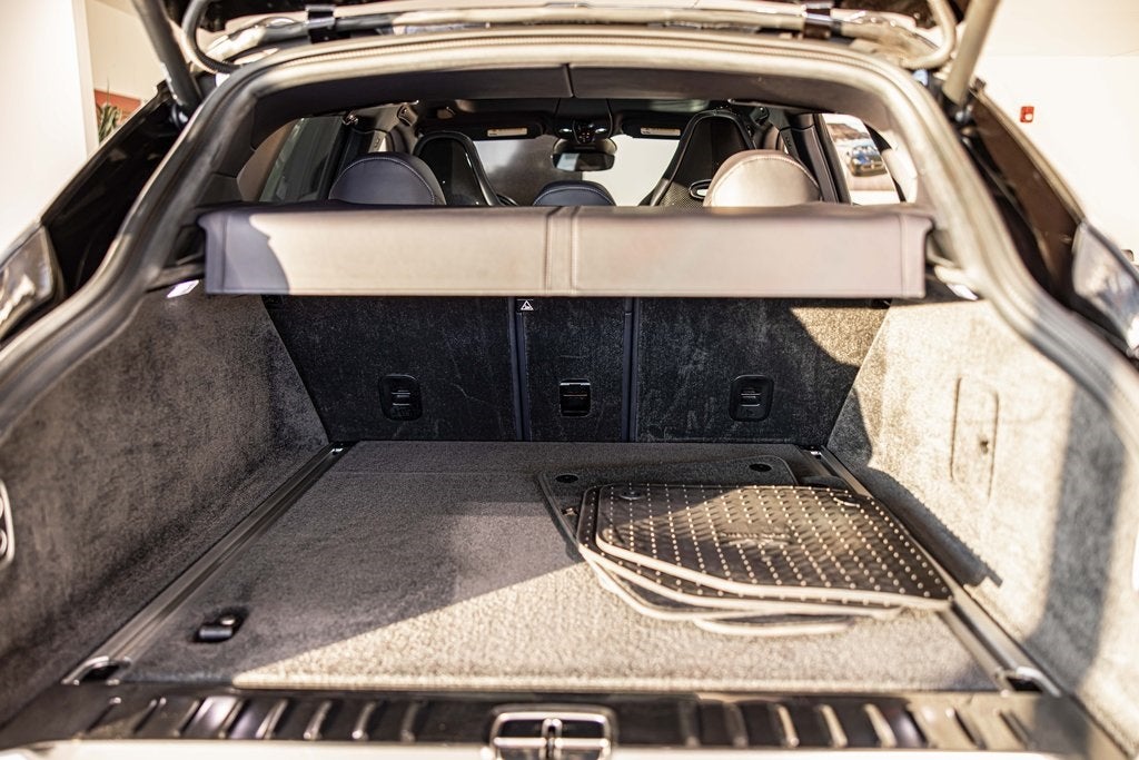 2025 Aston Martin DBX 707