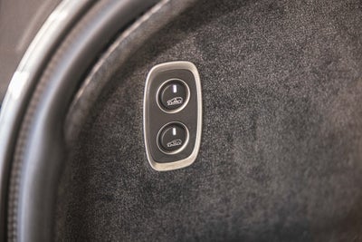 2025 Aston Martin DBX 707