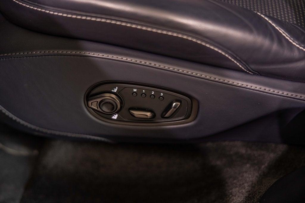 2025 Aston Martin DBX 707