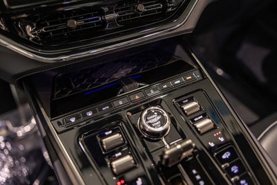 2025 Aston Martin DBX 707