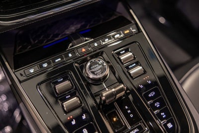 2025 Aston Martin DBX 707