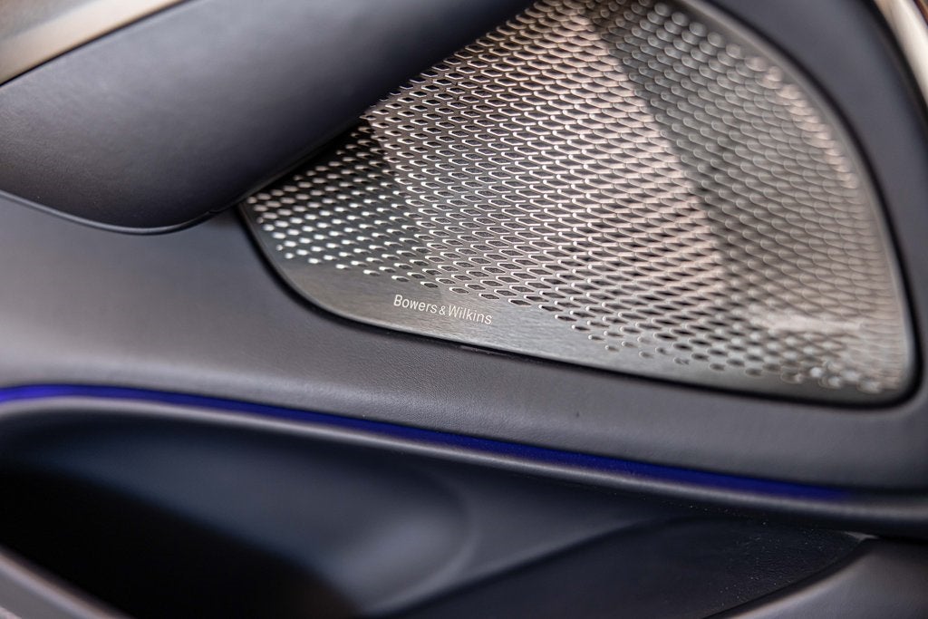 2025 Aston Martin DBX 707