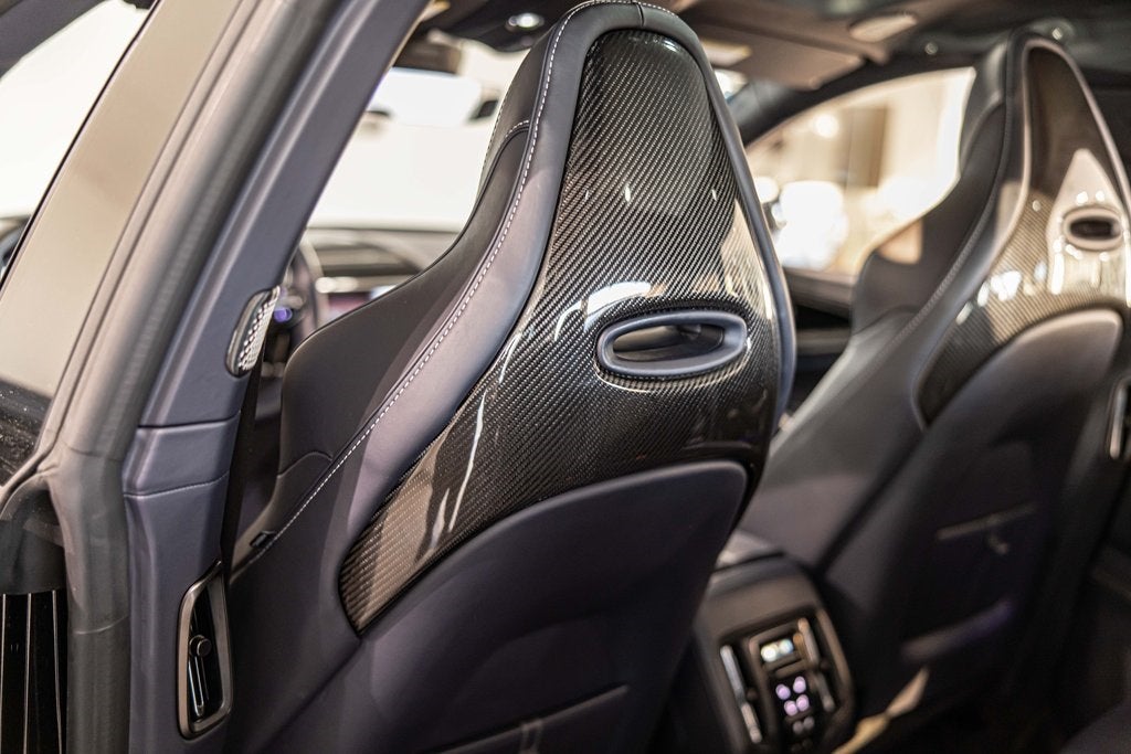 2025 Aston Martin DBX 707