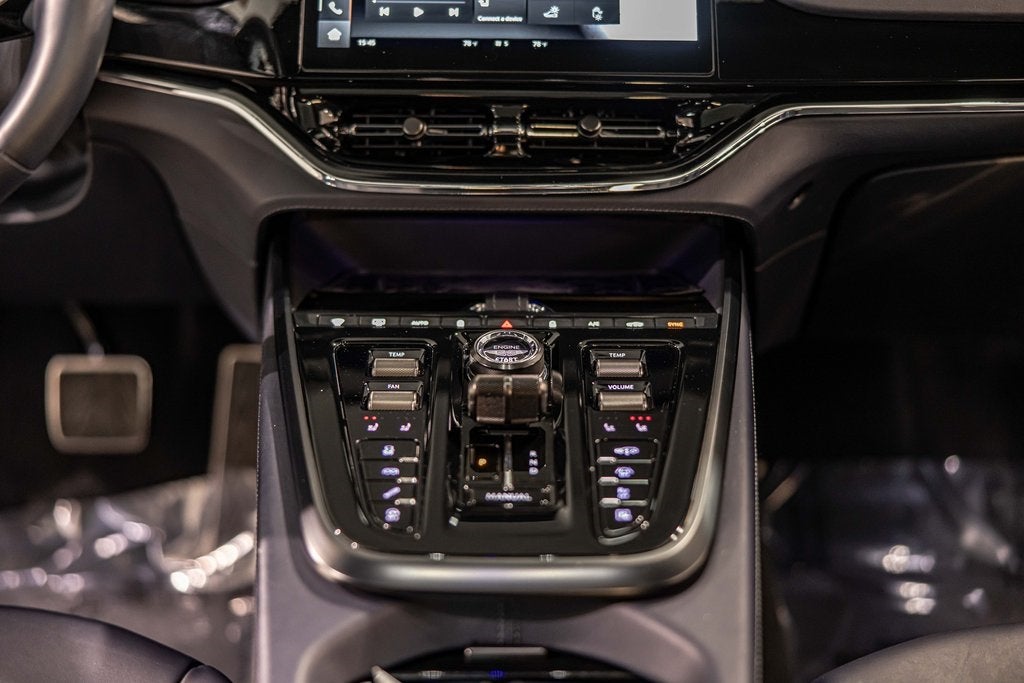 2025 Aston Martin DBX 707