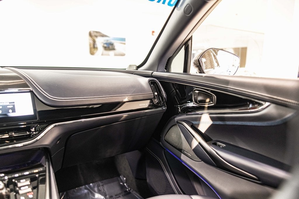 2025 Aston Martin DBX 707