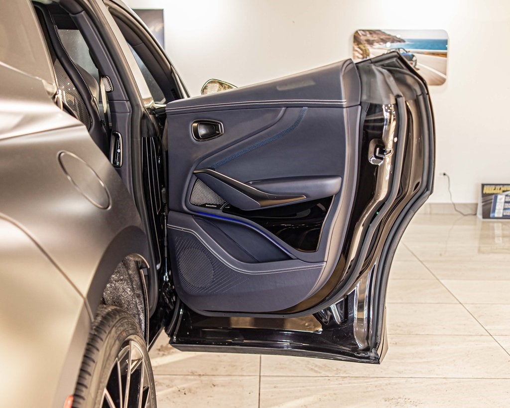 2025 Aston Martin DBX 707