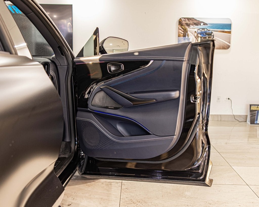 2025 Aston Martin DBX 707