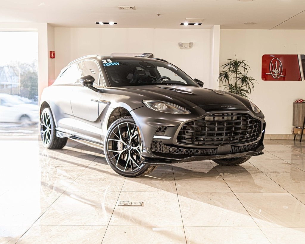 2025 Aston Martin DBX 707