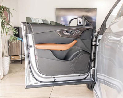 2022 Audi Q8 55 Premium quattro