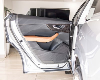 2022 Audi Q8 55 Premium quattro