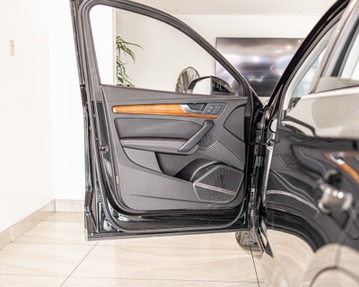 2023 Audi Q5 45 S line Prestige quattro