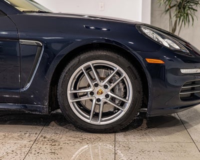 2016 Porsche Panamera 4