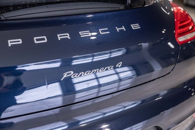 2016 Porsche Panamera 4