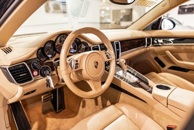 2016 Porsche Panamera 4