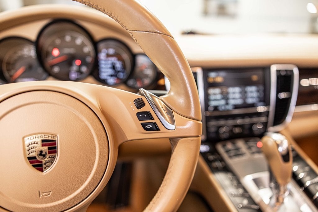 2016 Porsche Panamera 4