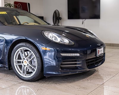 2016 Porsche Panamera 4