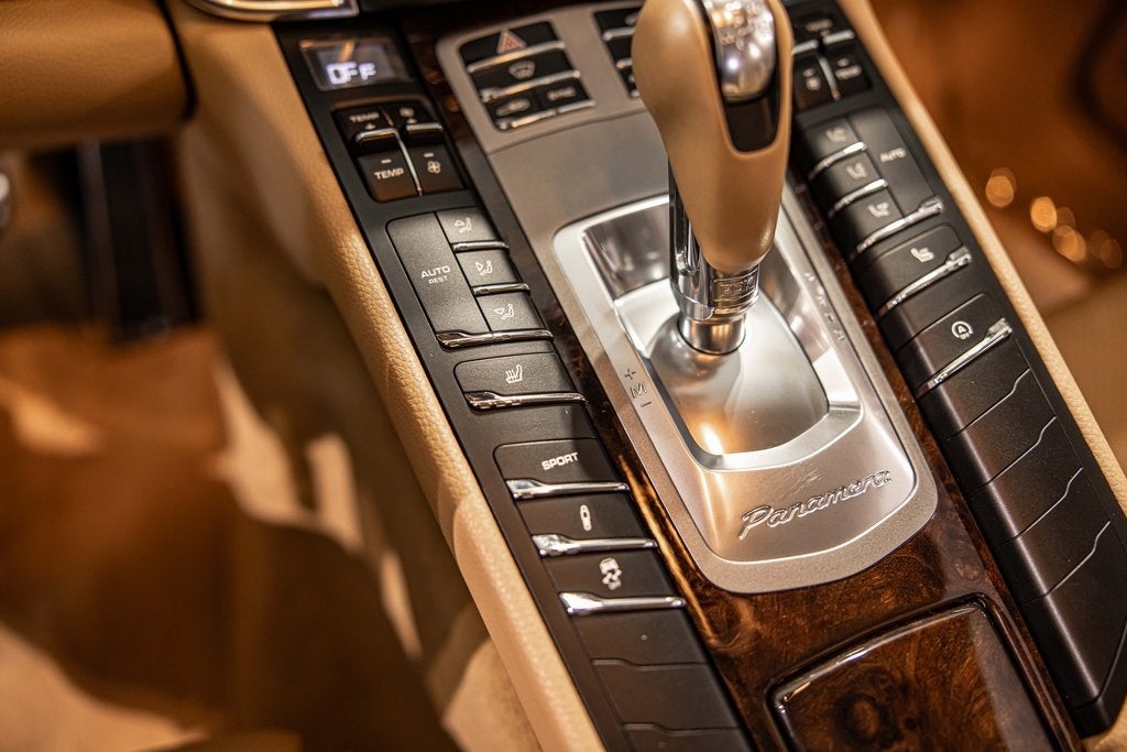 2016 Porsche Panamera 4