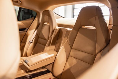 2016 Porsche Panamera 4