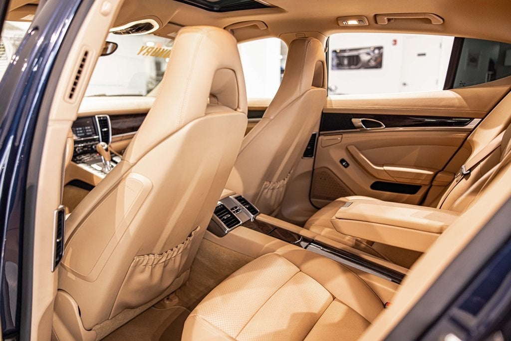 2016 Porsche Panamera 4