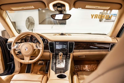 2016 Porsche Panamera 4