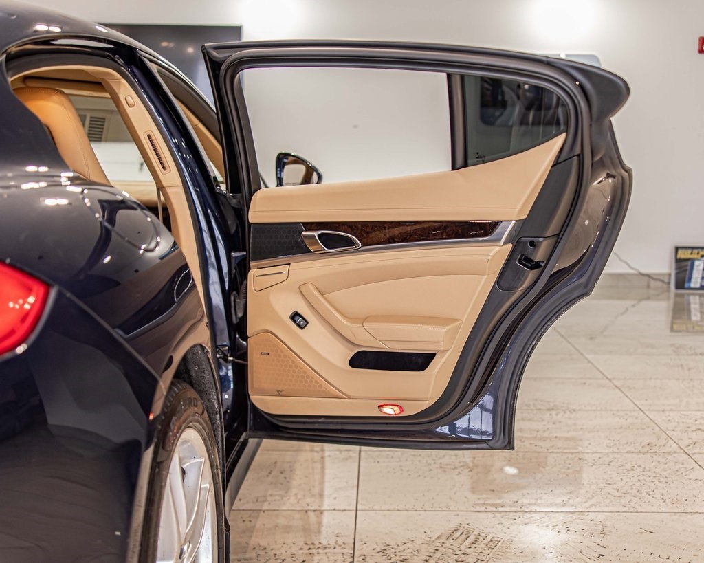 2016 Porsche Panamera 4