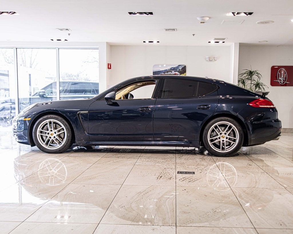 2016 Porsche Panamera 4