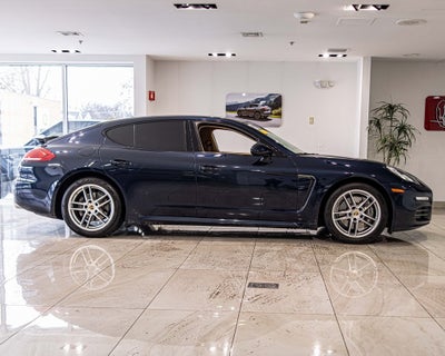 2016 Porsche Panamera 4