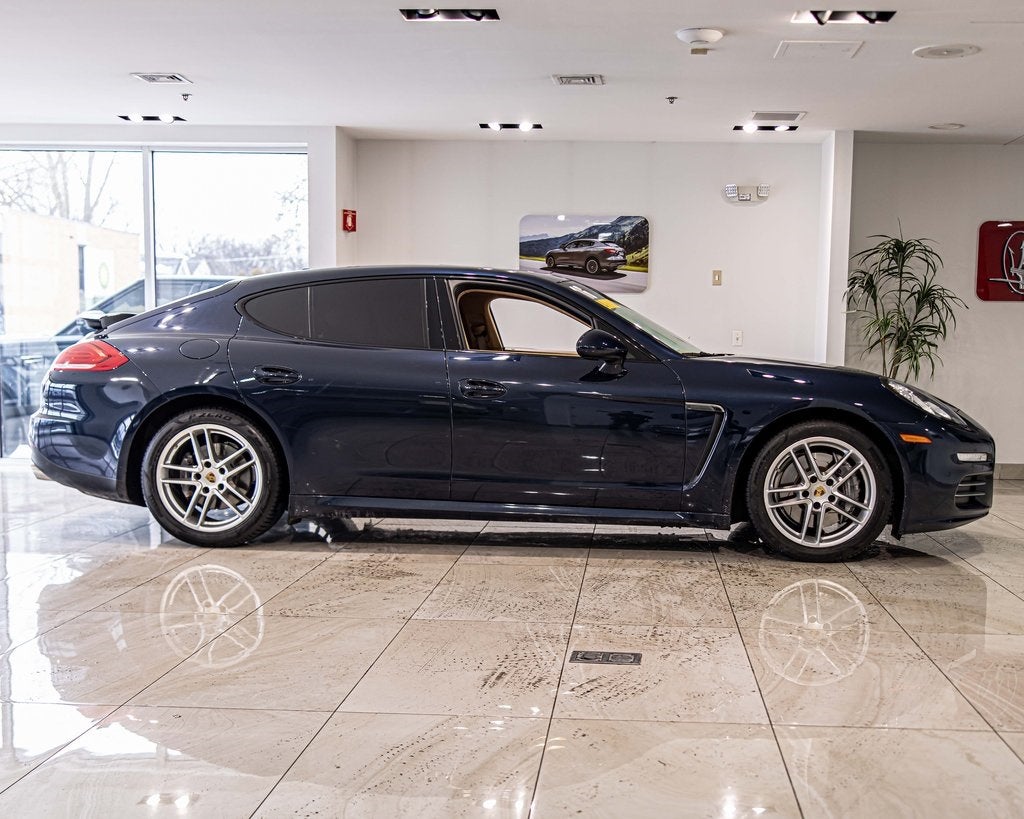 2016 Porsche Panamera 4
