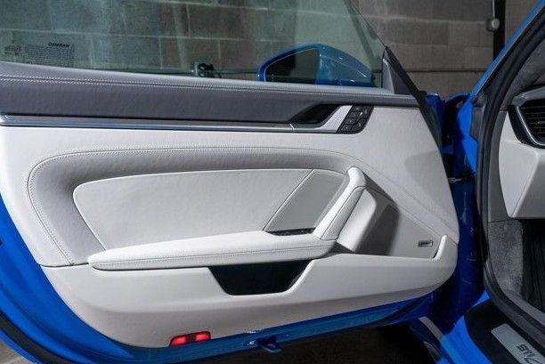 2025 Porsche 911 Carrera