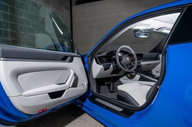 2025 Porsche 911 Carrera