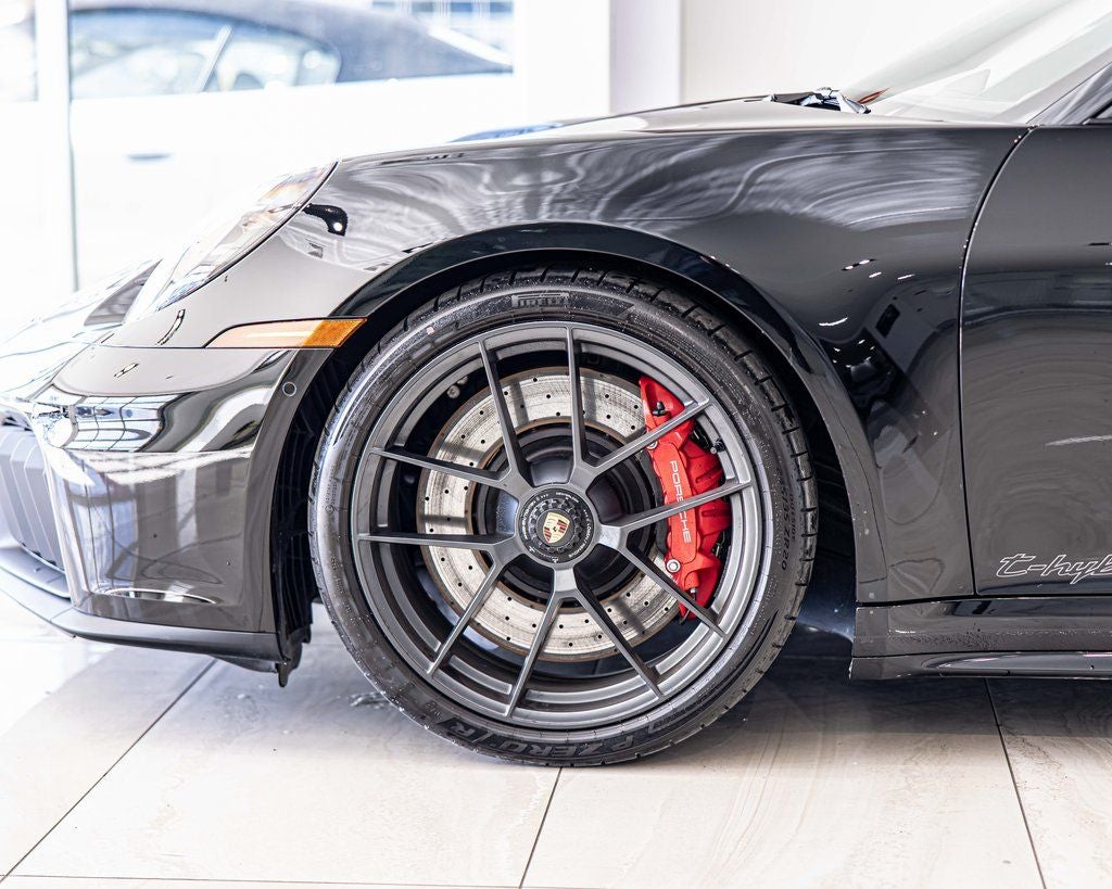 2026 Porsche 911 Carrera 4 GTS